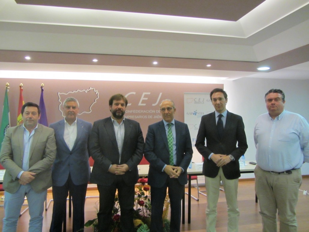 Reunión entre CEJ y Garántia para fomentar la financiación de pymes y autónomos de Jaén